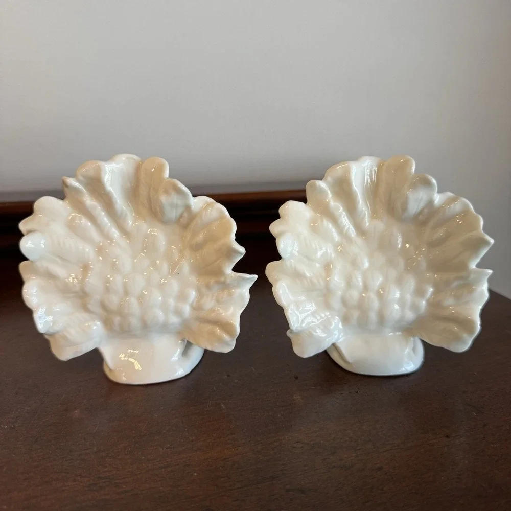 Pair of Vintage Porcelain White Fantail Turtle Dove Figurines #6305 - 4